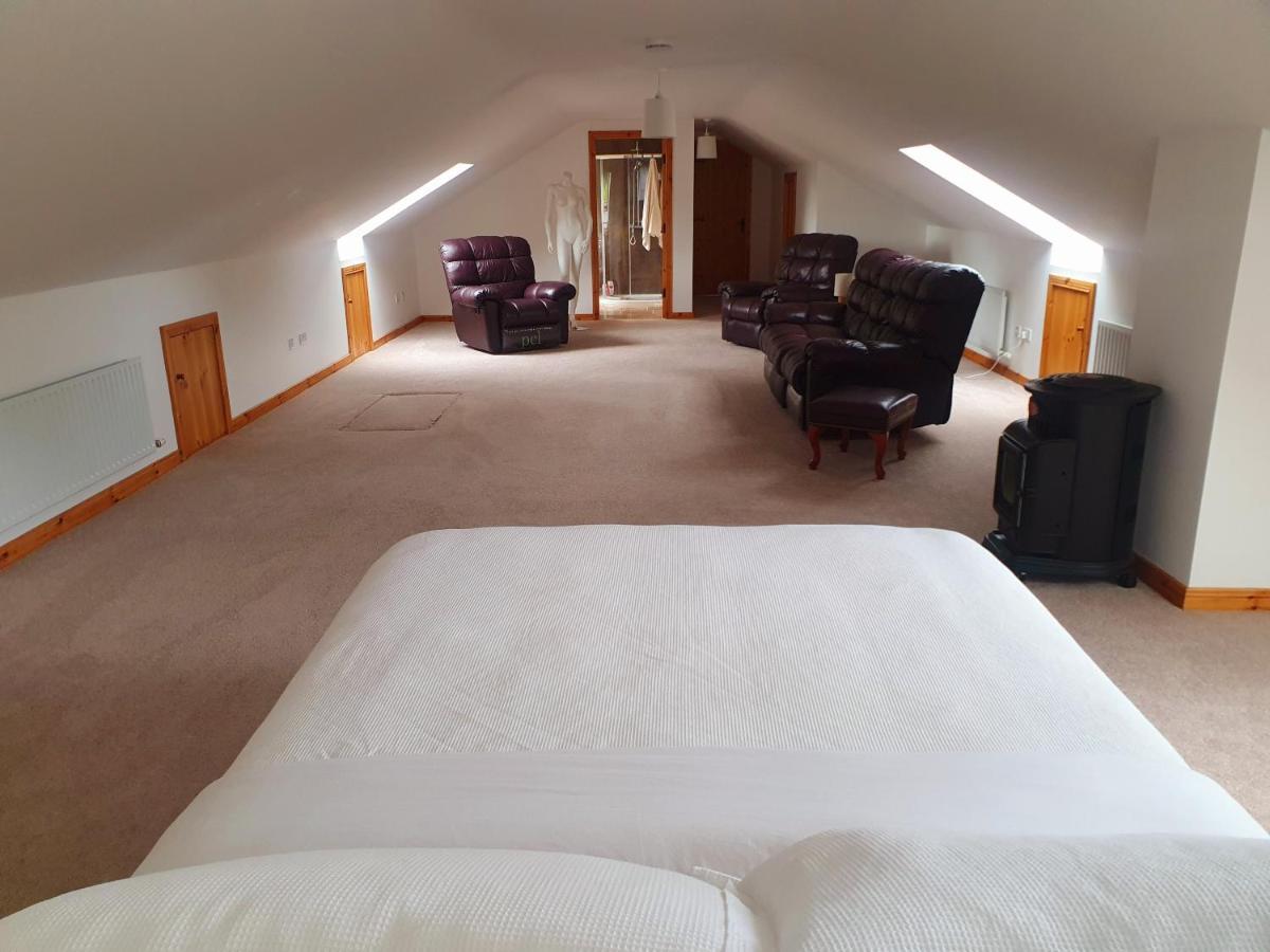 Urkers' Guest Accommodation Crossmaglen Exteriör bild