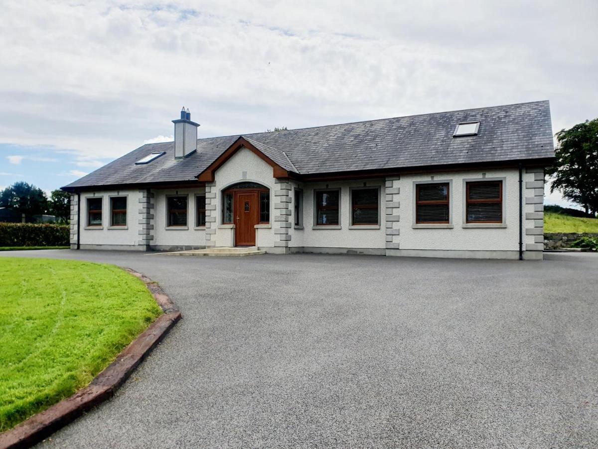 Urkers' Guest Accommodation Crossmaglen Exteriör bild