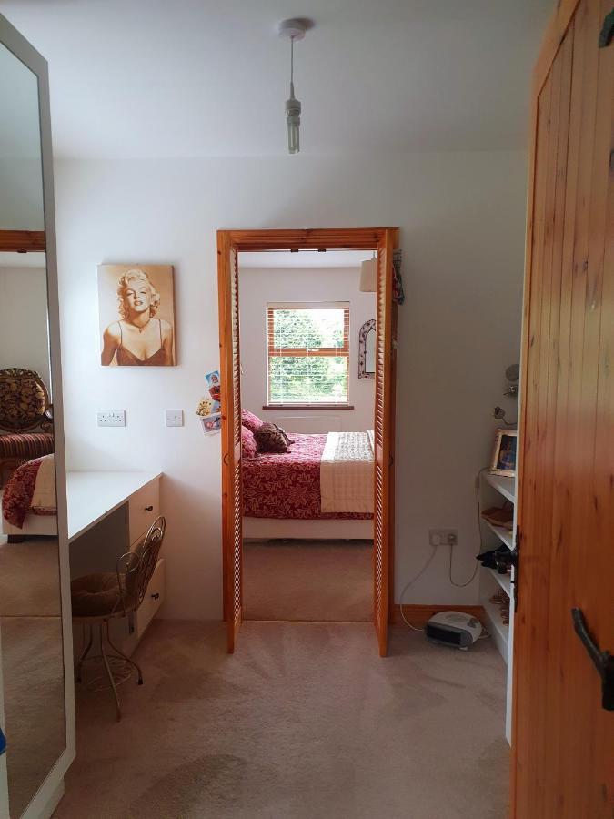 Urkers' Guest Accommodation Crossmaglen Exteriör bild